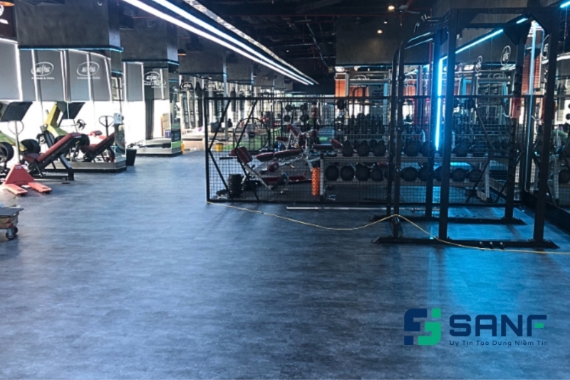 Thi công sàn nhựa giả đá cho chuỗi phòng tập gym EMS